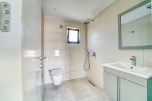 Dejablue 2 bedroom garden badkamer